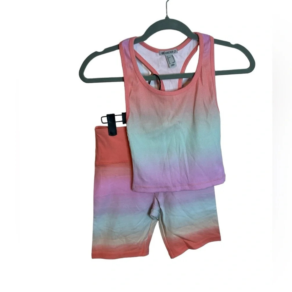 NWT FOREVER 21 TIE DYE WORKOUT SET
